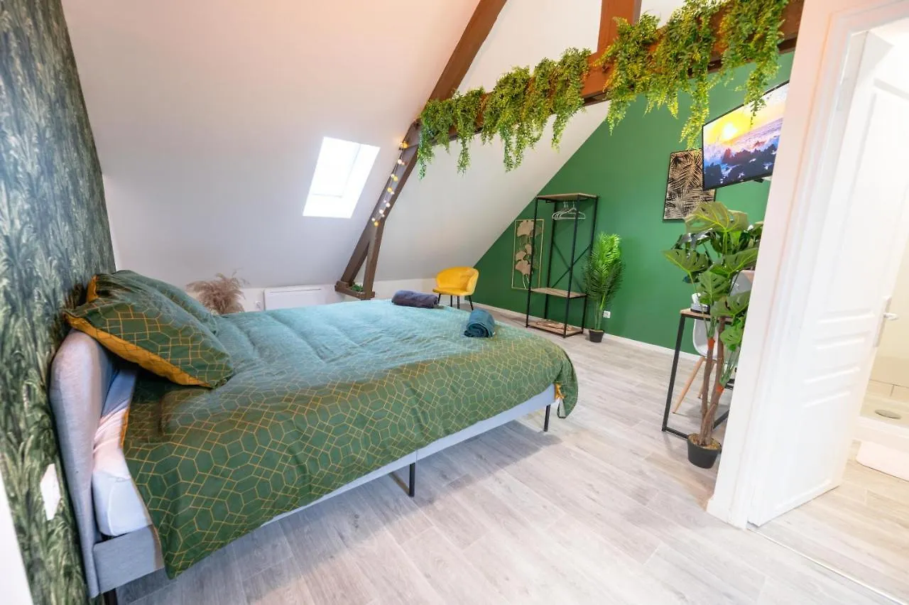 NG SuiteHome Lorient Lanester Netflix 0*,  France